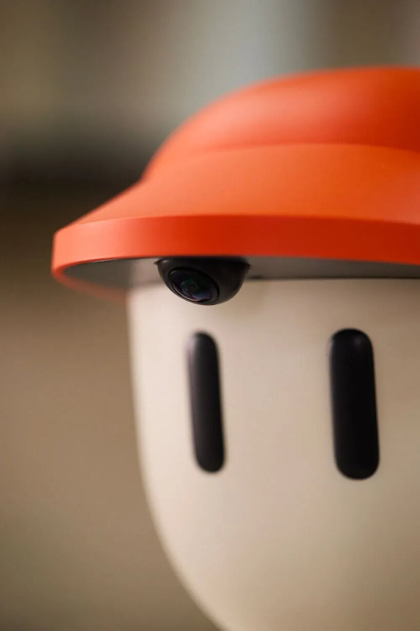 therre's a camera under its hat to see the surroundings