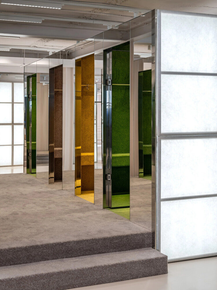 mirrored surfaces intensify the sense of immersion and self-observation