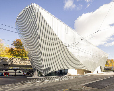 santiago calatrava sculpts haus zum falken in zurich with folded glass facade