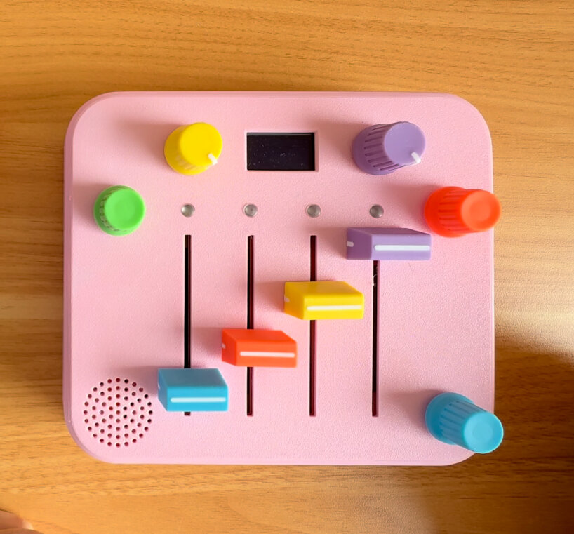 synthesizer toddlers electronic music