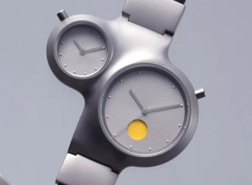 double-faced watch chaos