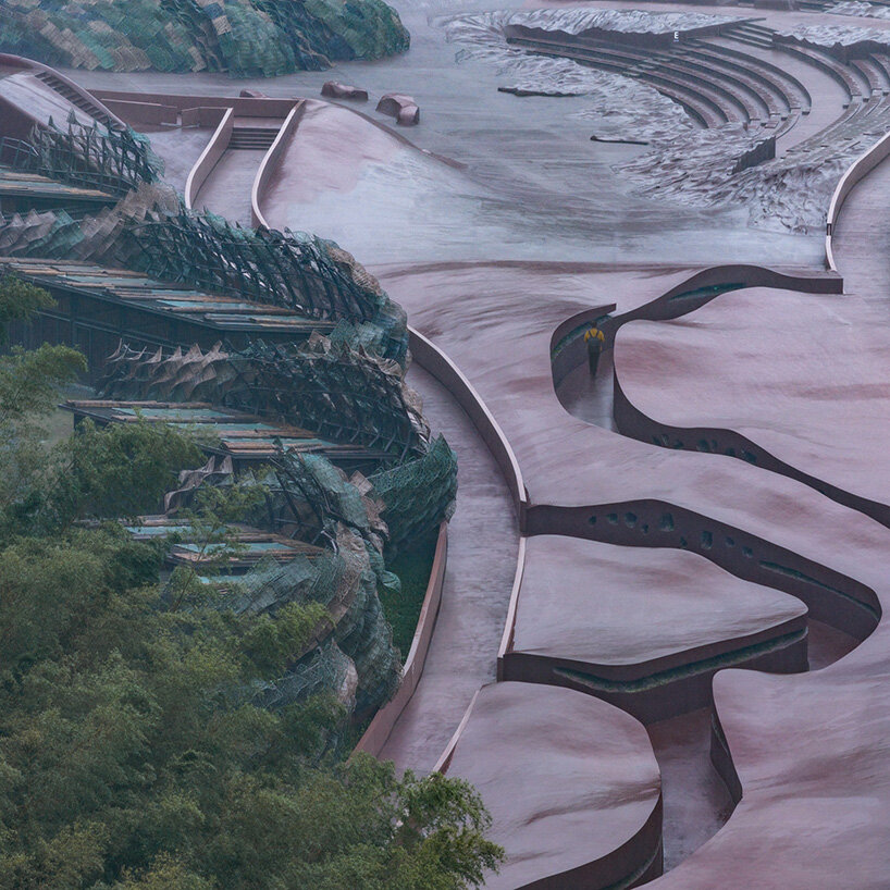 ground gravel, mesh size, and enclosure partitions vary by species