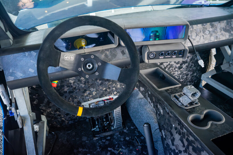 detailed view of the steering wheel