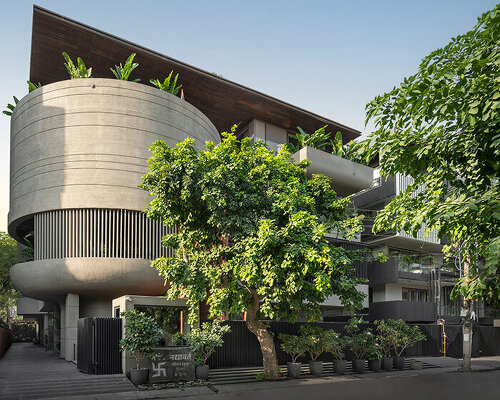 atrey and associates’ brutalist home pairs climatic intelligence with material honesty