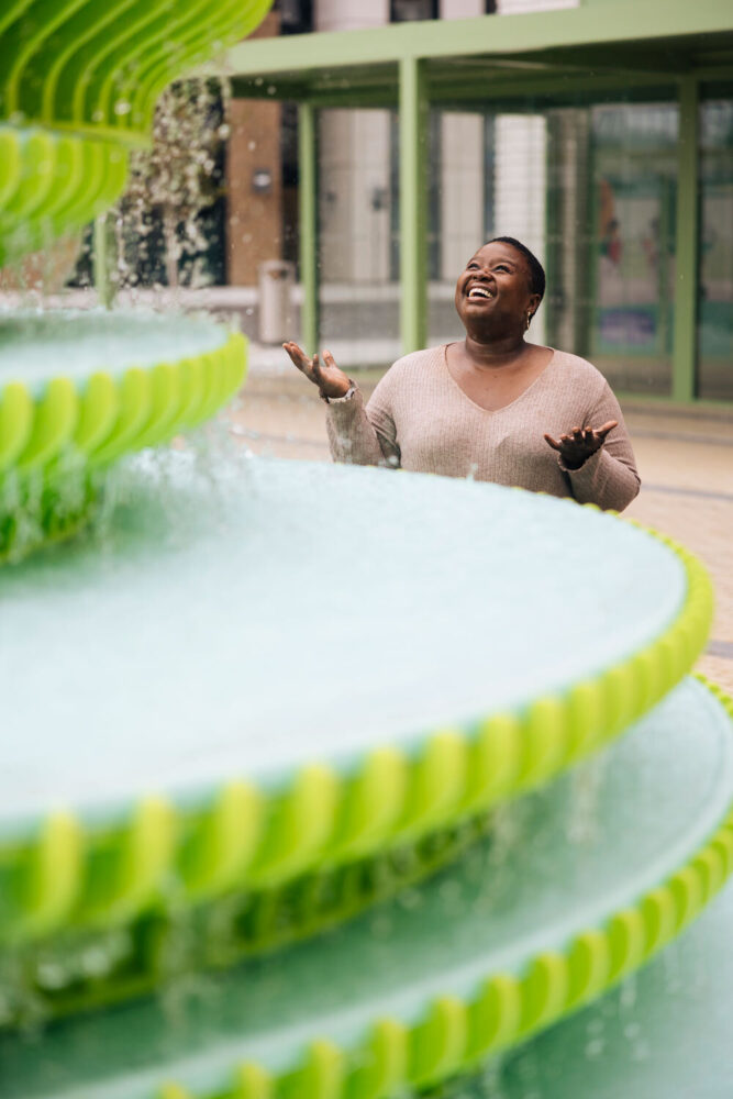 Maryam with The Fountain | image by Cesare De Giglio