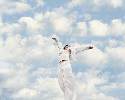 pantone names cloud dancer as 2026 color of the year