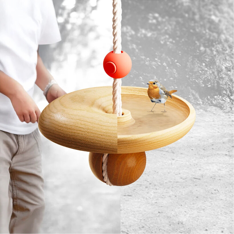 the bowl is not deep, so pets can drink safely without falling in