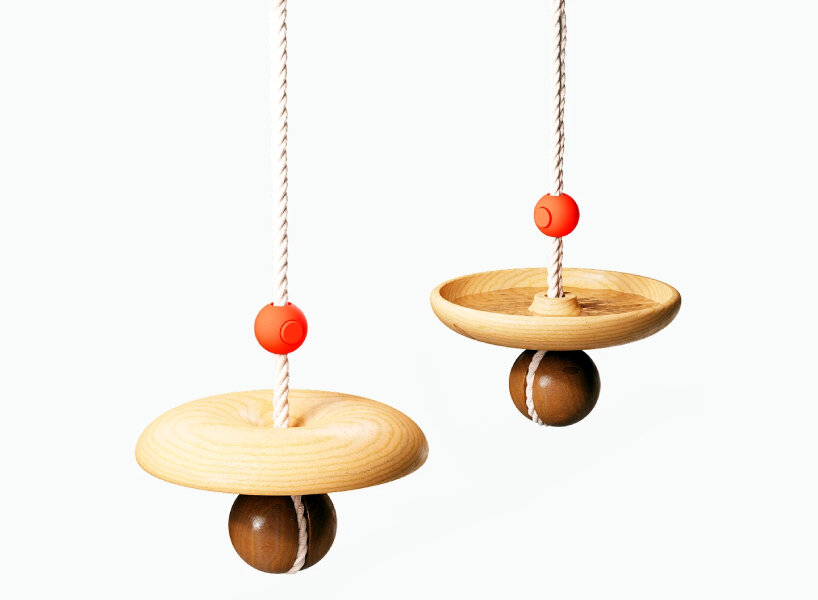 rope swing feeder bird