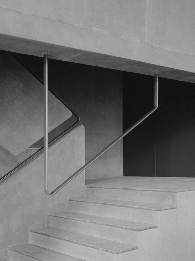 changing ceiling heights introduce variation across exhibition spaces