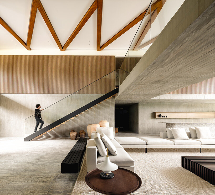 every space opens toward the view, sheltered by the roof’s generous eave