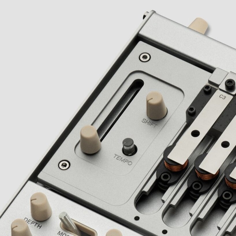 korg&rsquo;s phase8 acoustic synthesizer