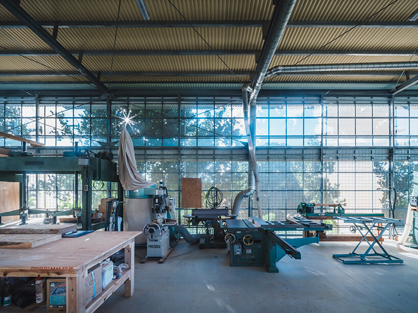 translucent walls filter daylight into the workshop
