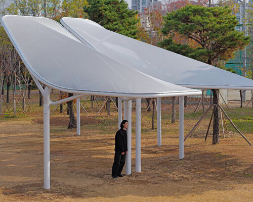 sunshades shaped like bird wings can withstand typhoons and harsh weather in seoul