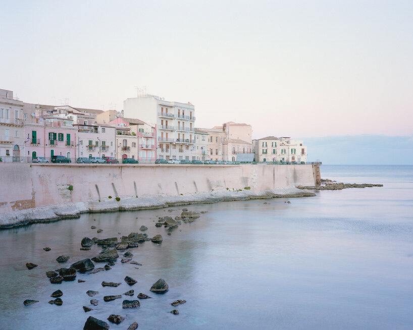 Ortigia’s seafront landscape situates the temporary installation within eastern Sicily