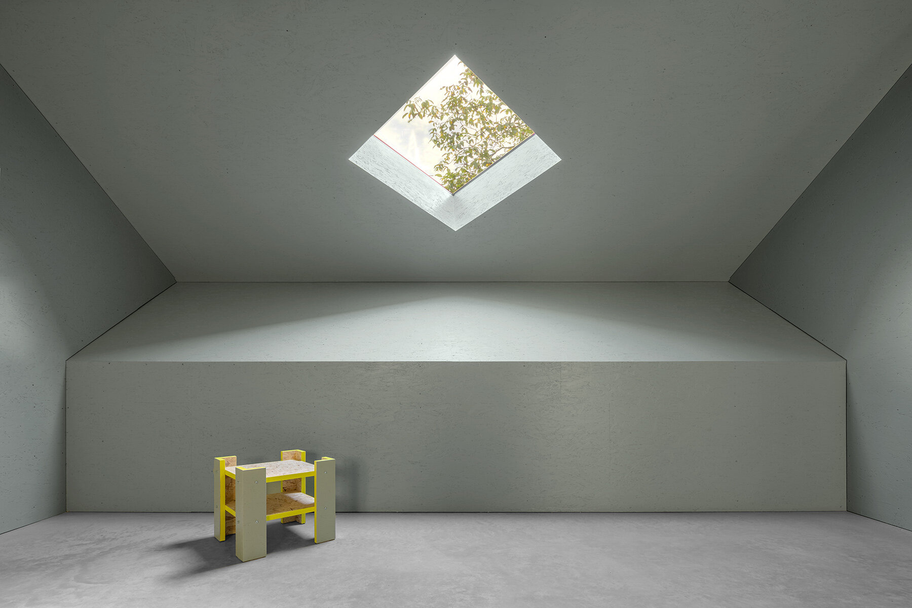 yellow-diamond-windows-angular-concrete-staff-house-bergmeisterwolf-italy-designboom-large02