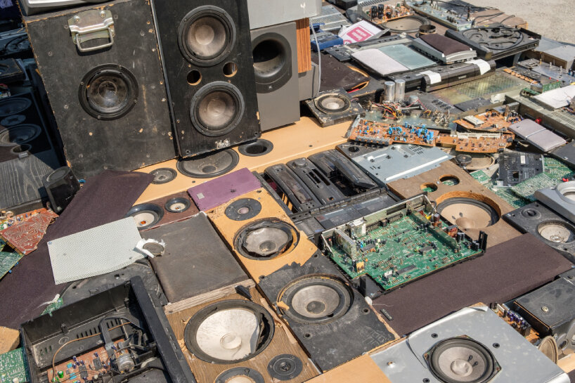 detailed view of the discarded devices