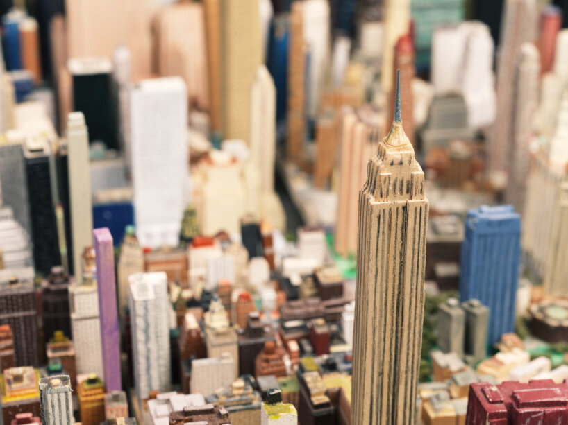 the model grows outward, expanding one by one just like the city in real life