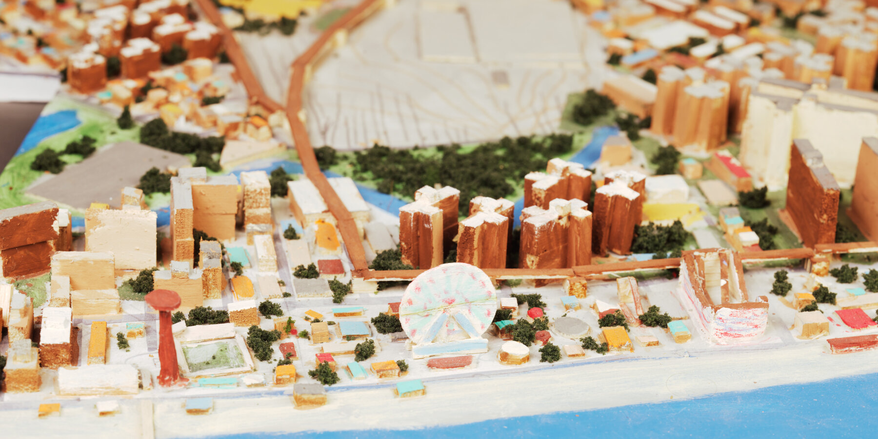 handmade-miniature-model-new-york-streets-buildings-designboom-ban