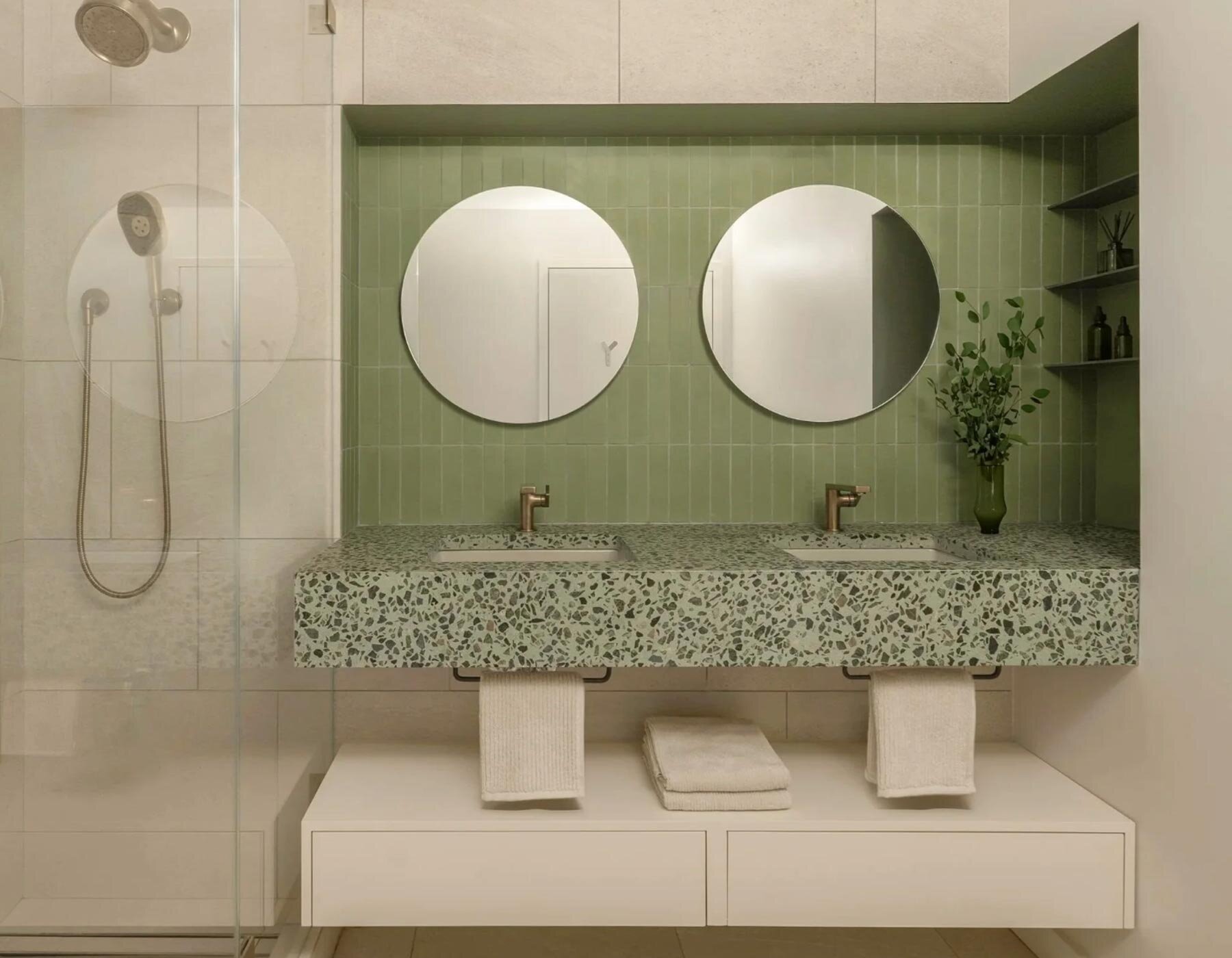 crown-heights-new-york-jack-solomon-merged-apartment-interlocking-millwork-volumes-designboom-4