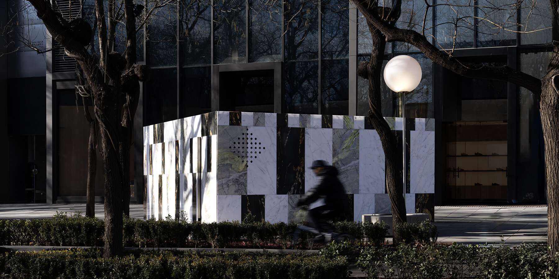 floating-kiosk-bufen-atelier-beijing-designboom-1800-4