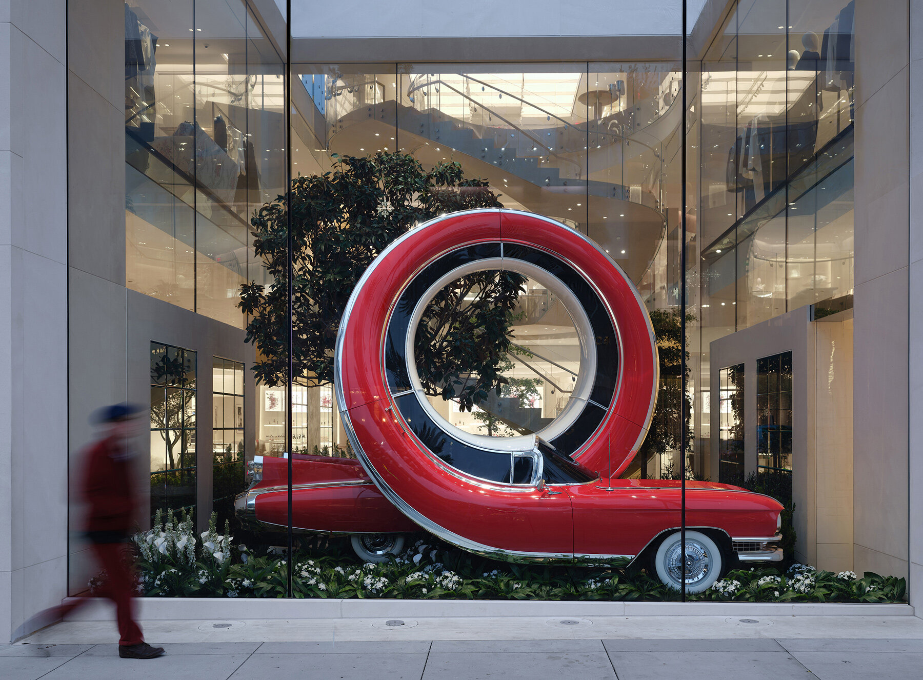 dior-alex-chinneck-new-york-beverly-hills-designboom-06a