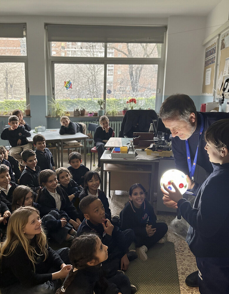 Professor David explains plastic recycling using an Ecopixel lamp