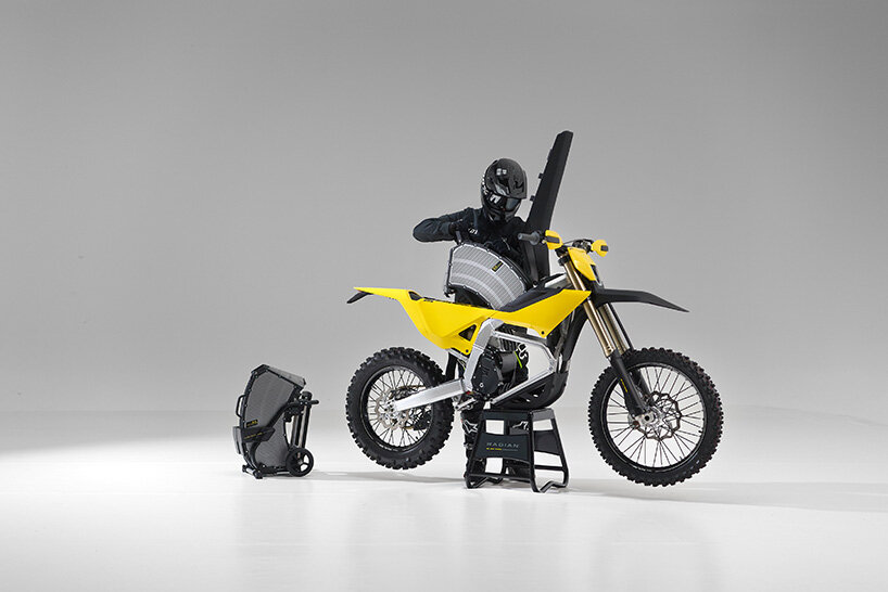 EXR electric enduro motorcycle by radian swaps batteries in under 30 seconds - 3