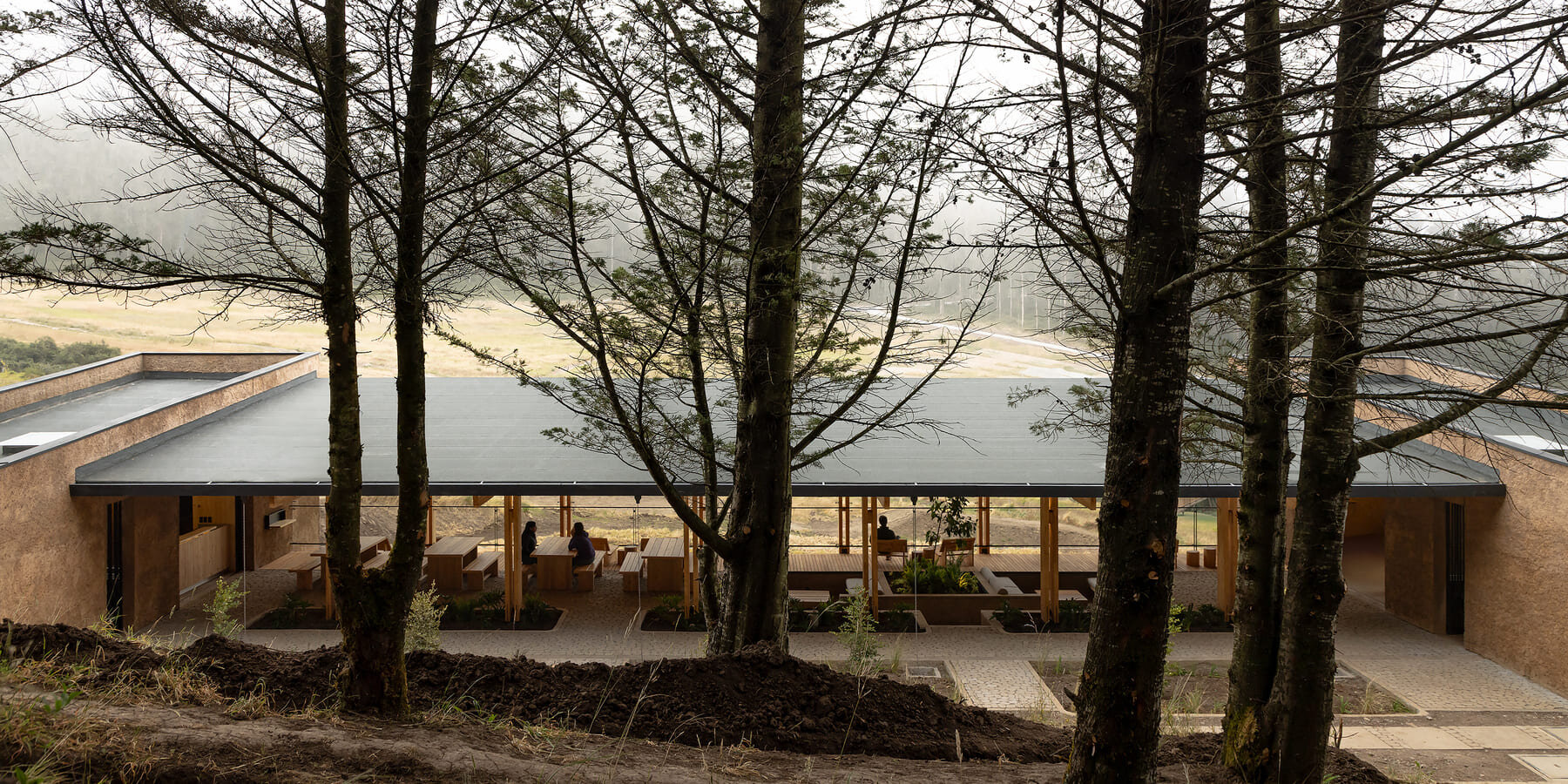 pamba-bike-refuge-urlo-studio-ecuador-designboom-1800-3