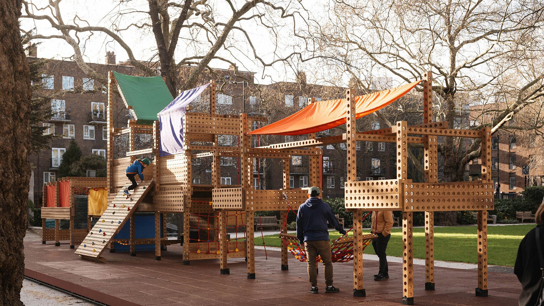 playrise-modular-timber-playground-designboom-06a