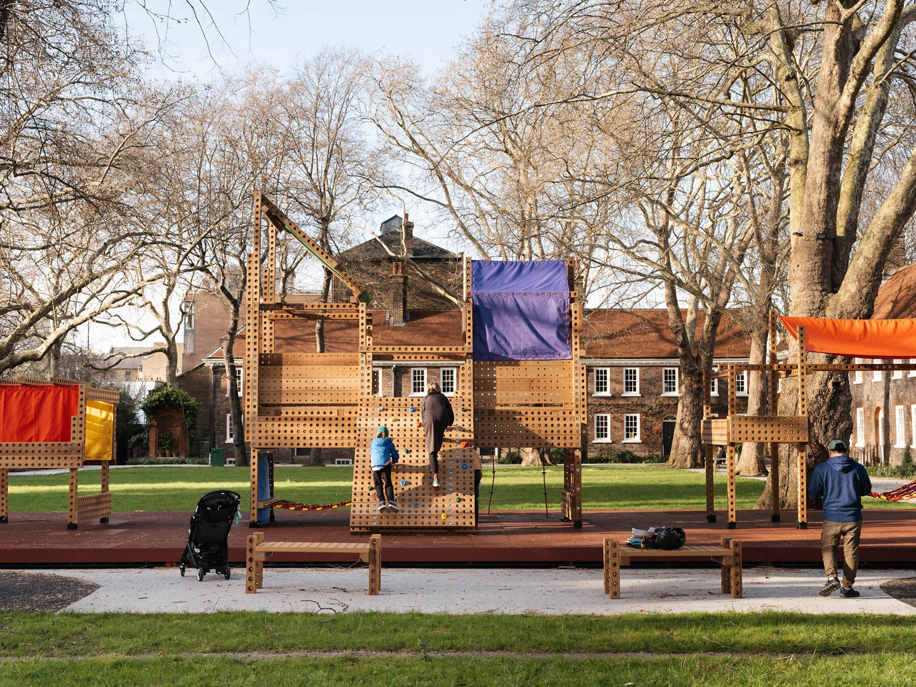 playrise-modular-timber-playground-designboom-08a