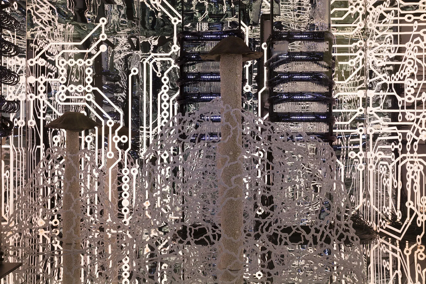 anicka-yi-microbial-time-politics-senses-interview-designboom-large01