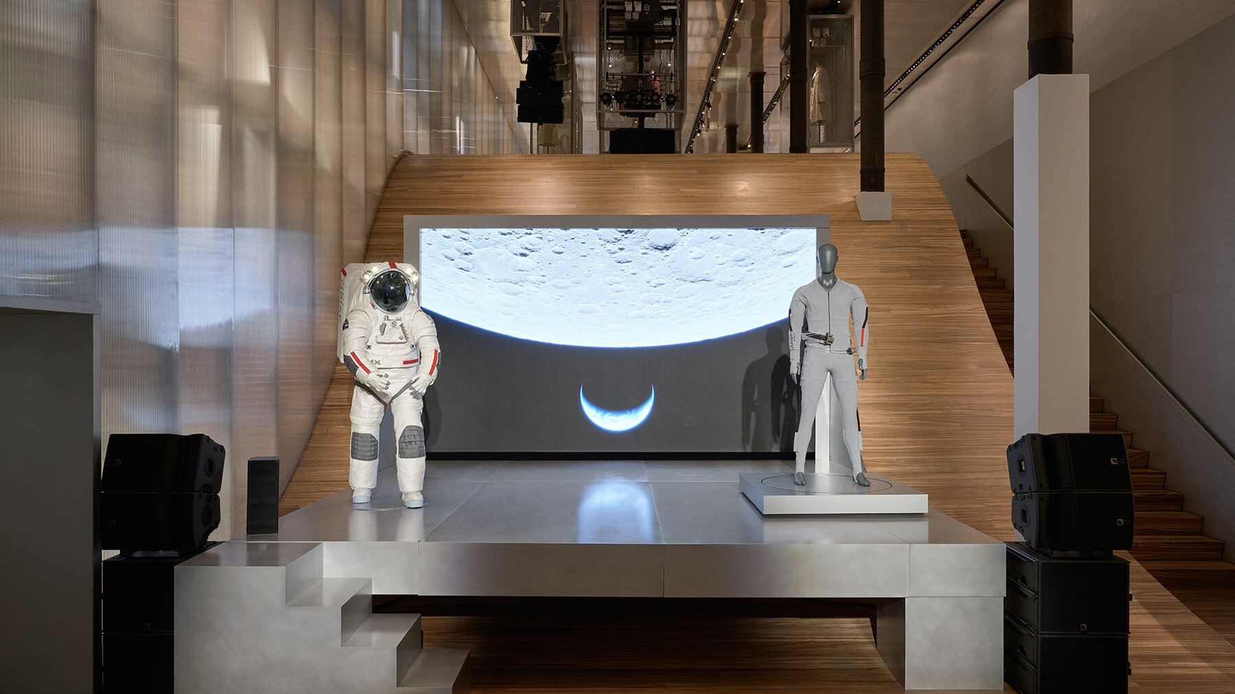 prada-axiom-space-nasa-spacesuit-next-gen-cooling-garment-moonwalks-designboom-large01