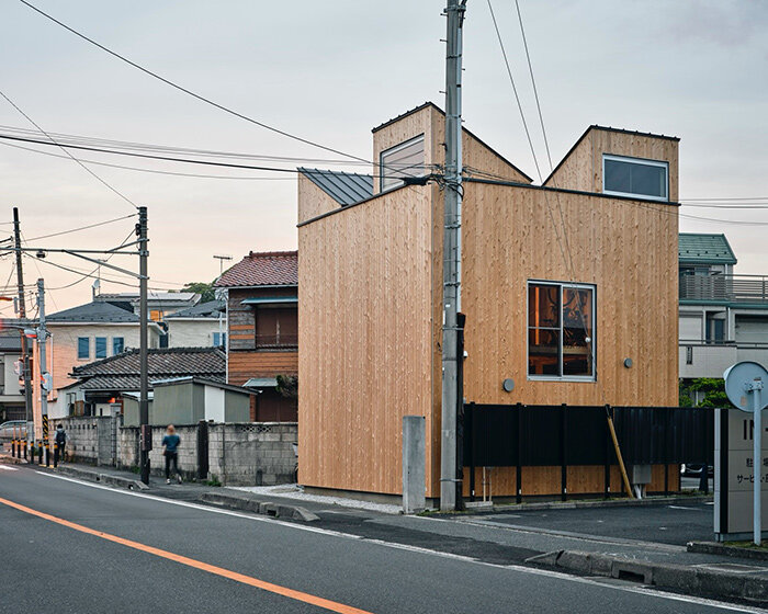takaaki fuji + yuko fuji builds japanese home to be dismantled and moved with its residents