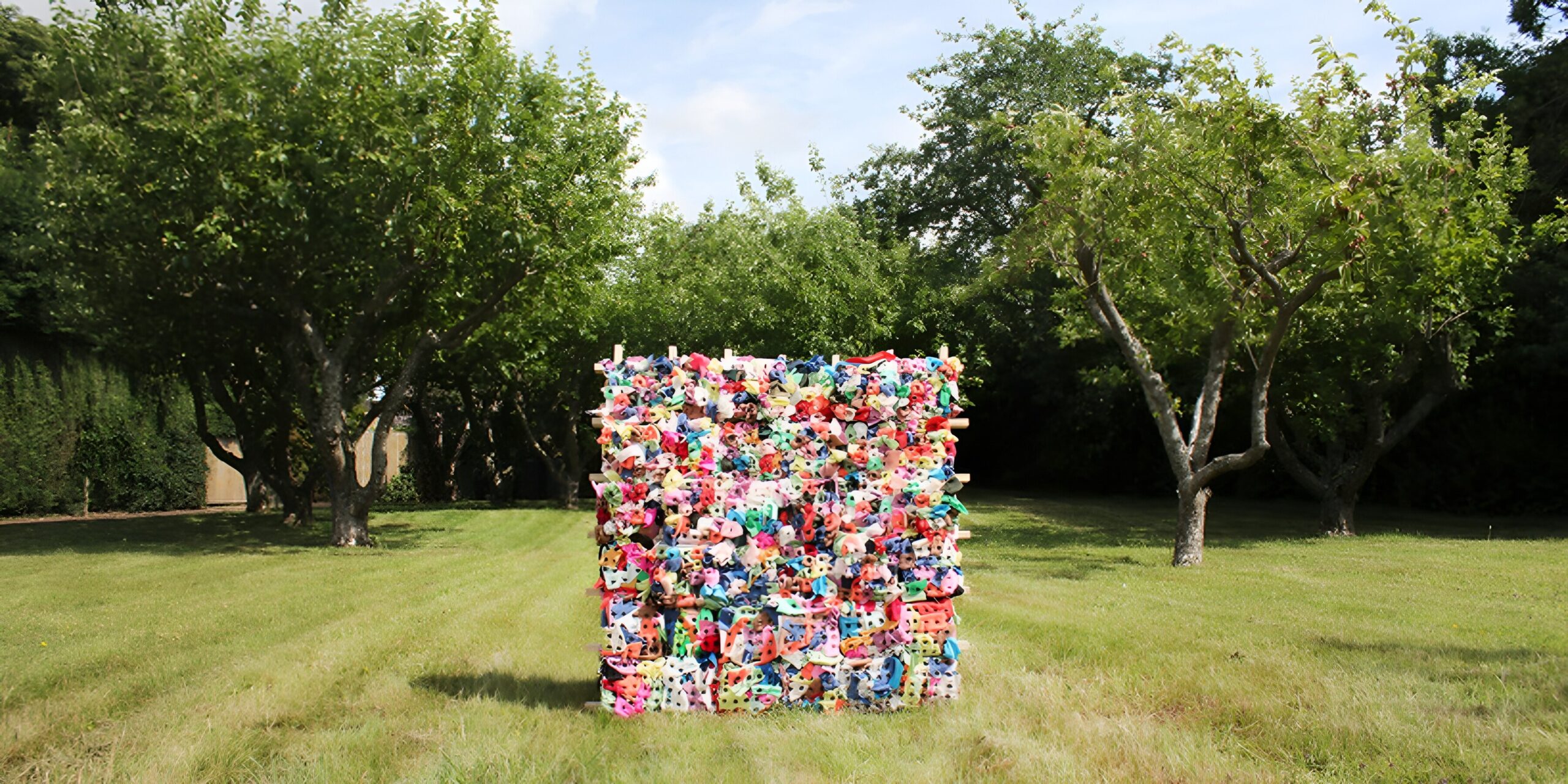 discarded-synthetic-textiles-porous-structural-material-fast-fashion-architecture-taylor-leung-designboom-1800-2