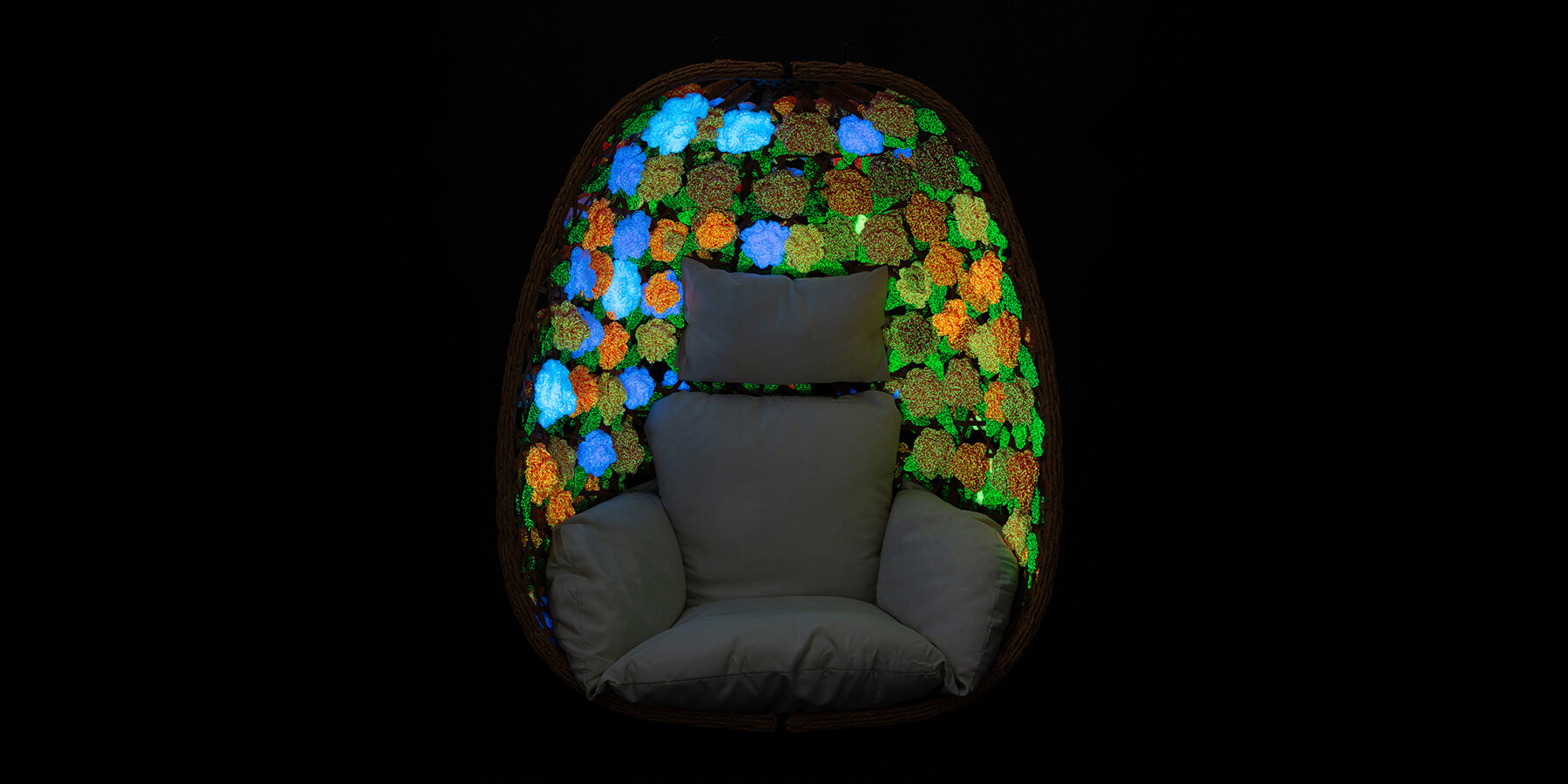 bamboo-armchair-uv-reactive-crocheted-blooms-glows-dark-peiyang-camille-li-designboom-1800-2