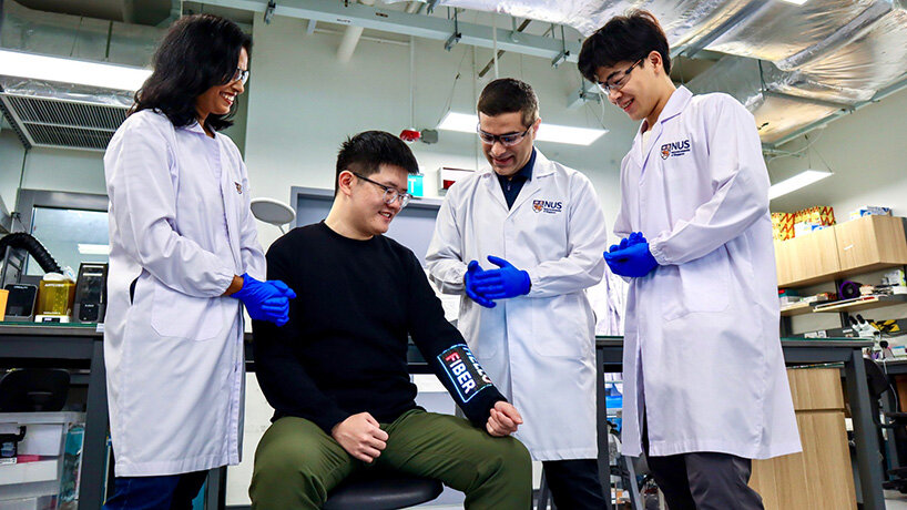 electronic fibers weave touchscreen into sleeve that survives machine washing - 1