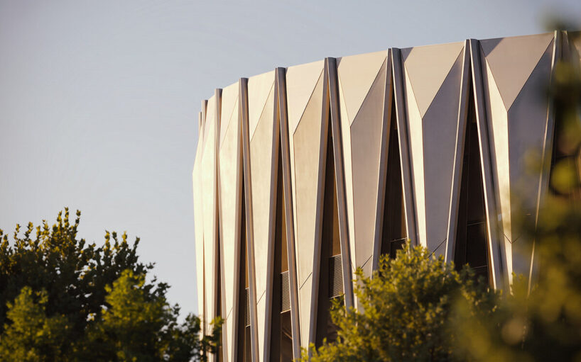 foster + partners’ generali stadium references the intricate stonework of milan’s duomo - 4