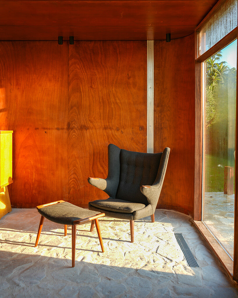 this 1950s modular house by jean and claude prouvé has moved across france - 3