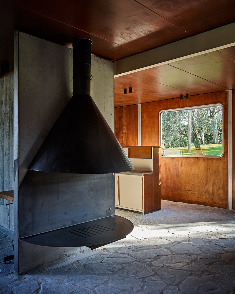 this 1950s modular house by jean and claude prouvé has moved across france - 4