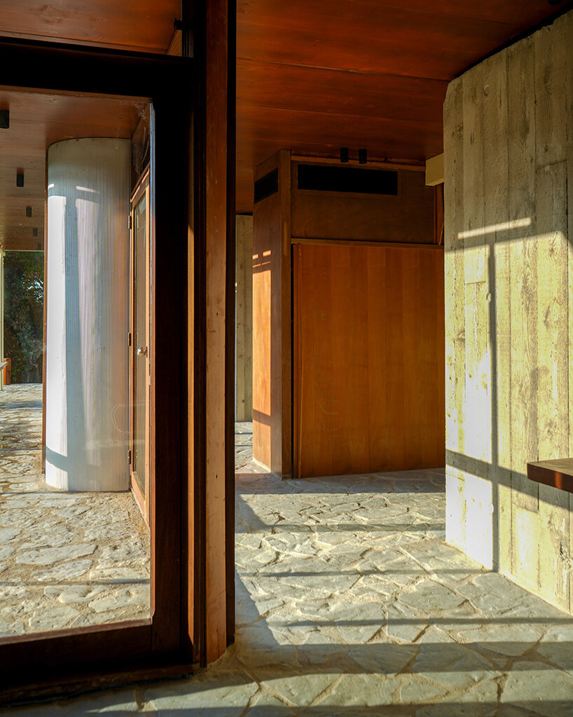 this 1950s modular house by jean and claude prouvé has moved across france - 5