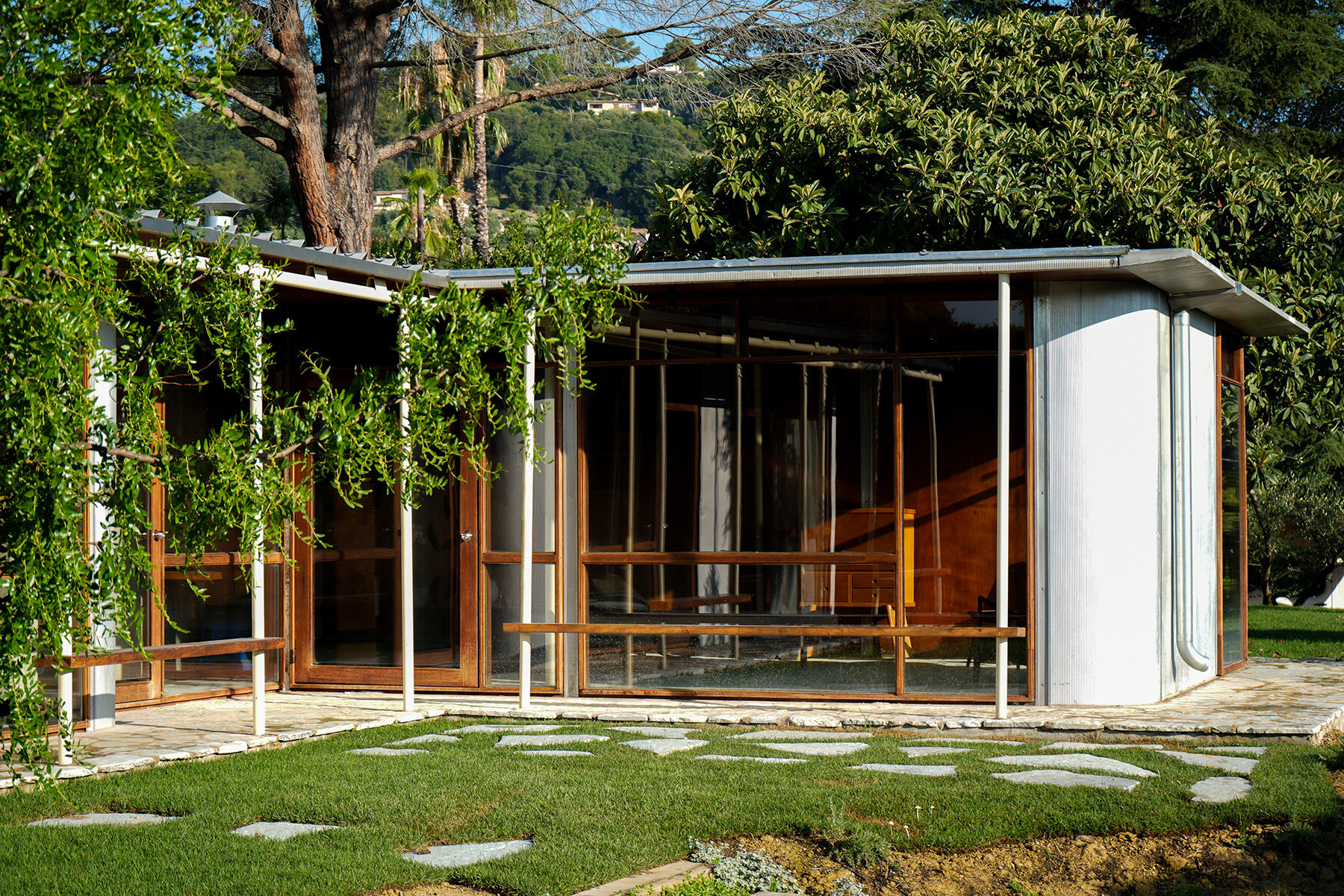 maison-prouve-58-jean-claude-france-designboom-08a