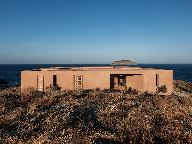 mold m residence