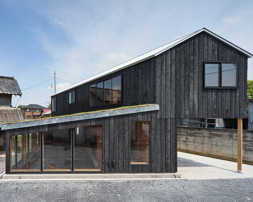 planted roof extends garden over tato architects’ timber house in mibu, japan