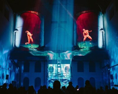 projection mapping and performances make the night come alive at signal festival